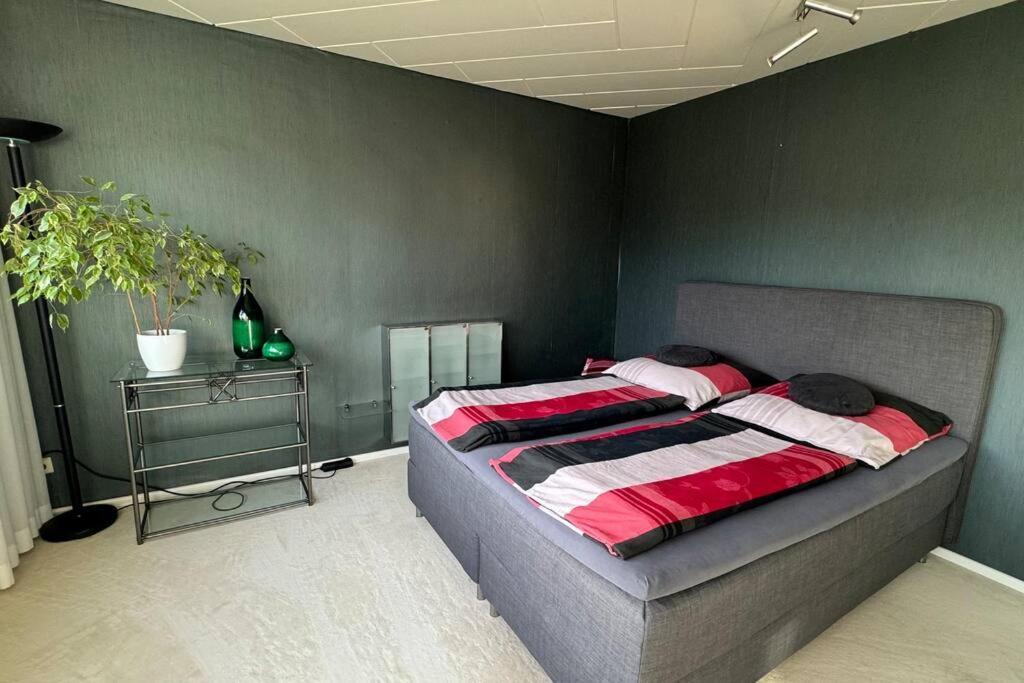 Monikas Home - Gemuetliche 3-Zimmer-Wohnung Im Herzen Von Böblingen Eksteriør bilde